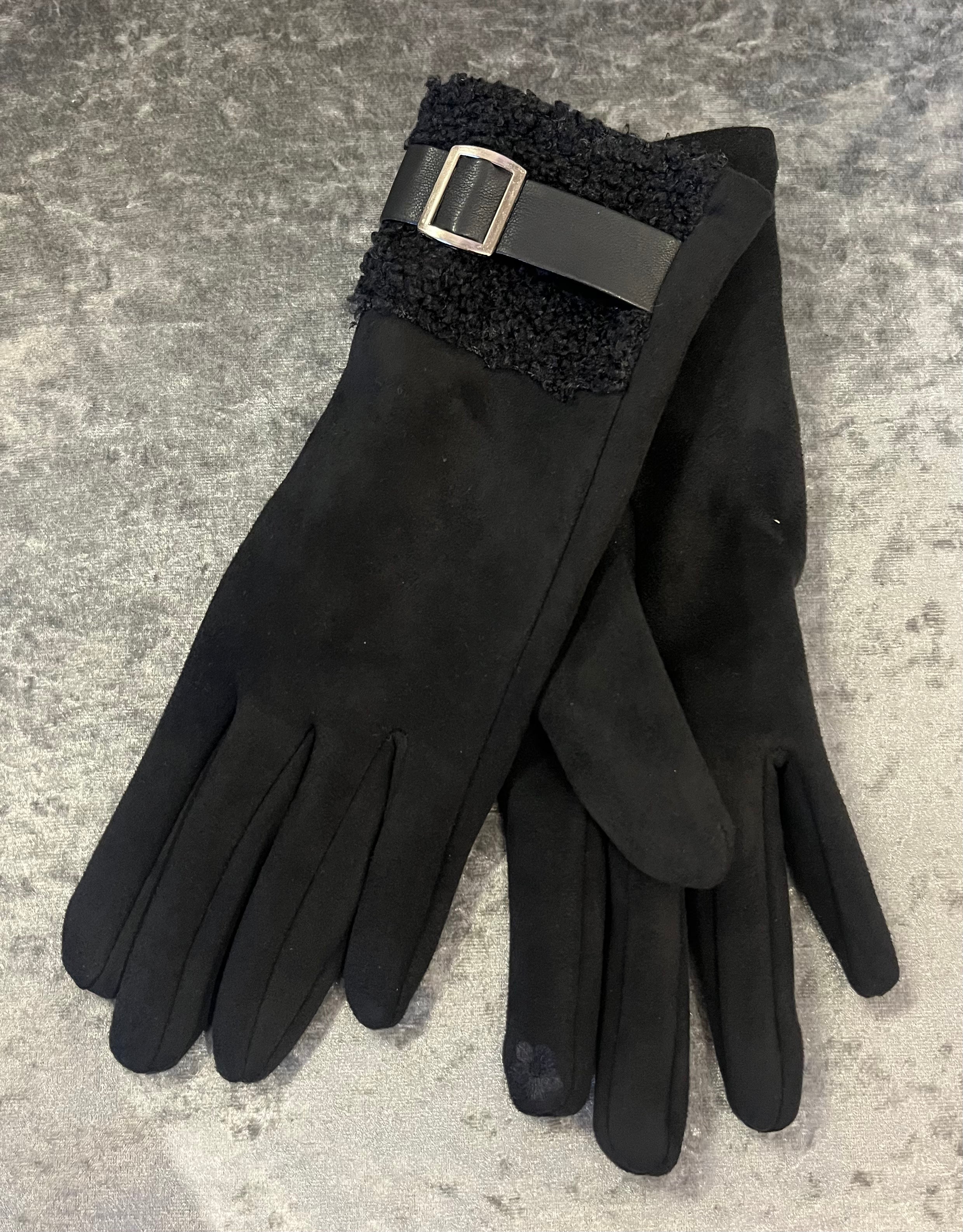 Buckle Trim Gloves > Black