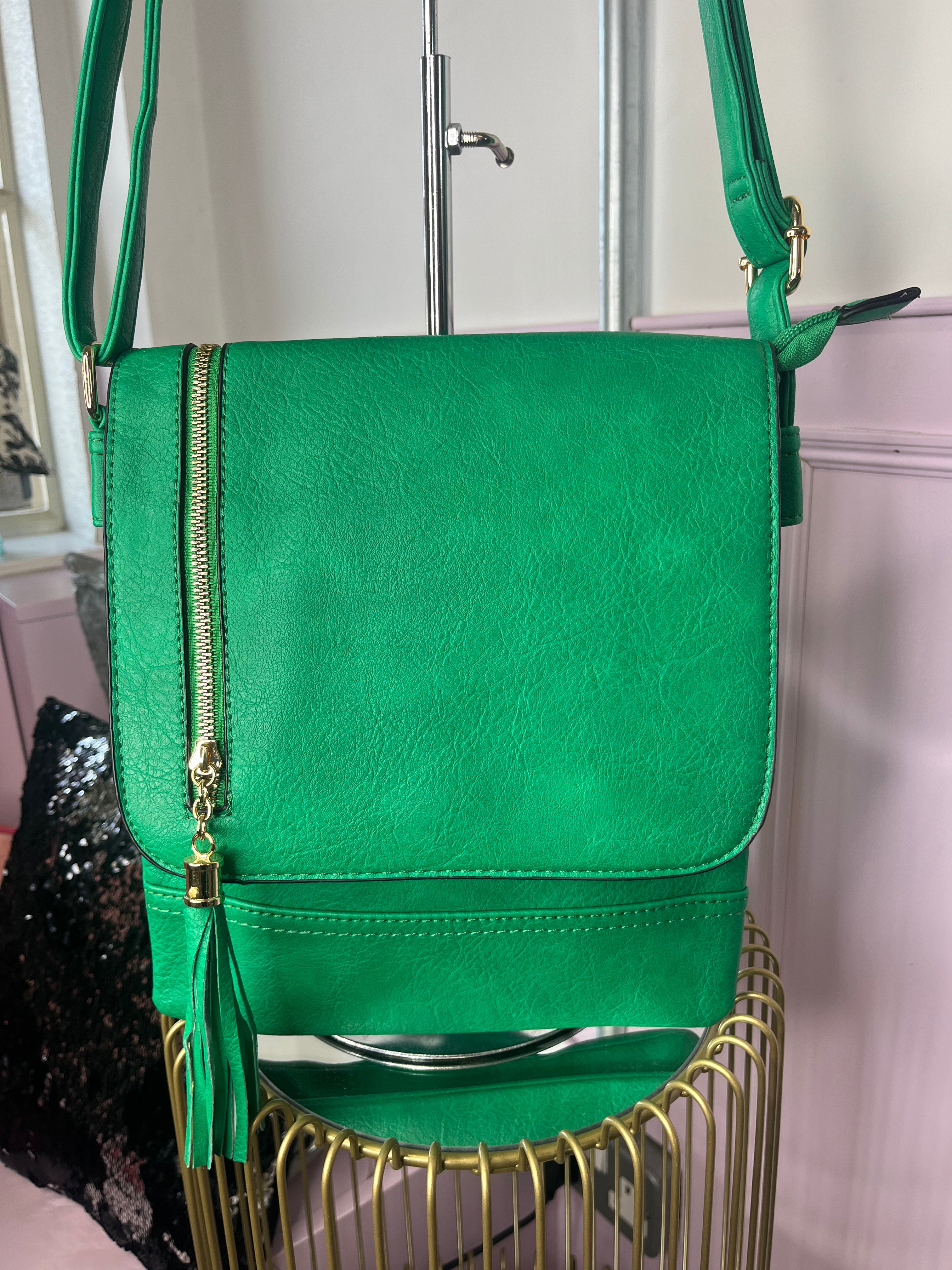 Crossbody Flap Over Bag > Green